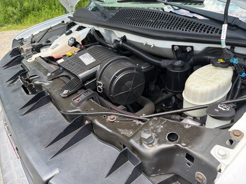 Used 2017 GMC Savana 2500 RWD image 42
