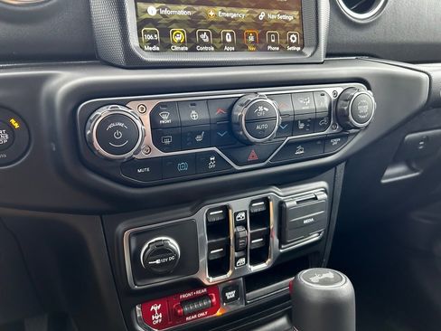 Used 2023 Jeep Wrangler Unlimited Rubicon 4xe image 15