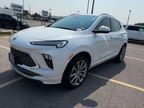 Used 2026 Buick Encore GX Avenir w/ Avenir Technology Package AWD/4WD image 4