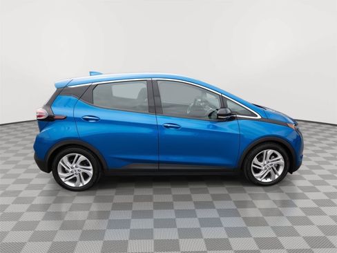 Used 2023 Chevrolet Bolt LT FWD image 4
