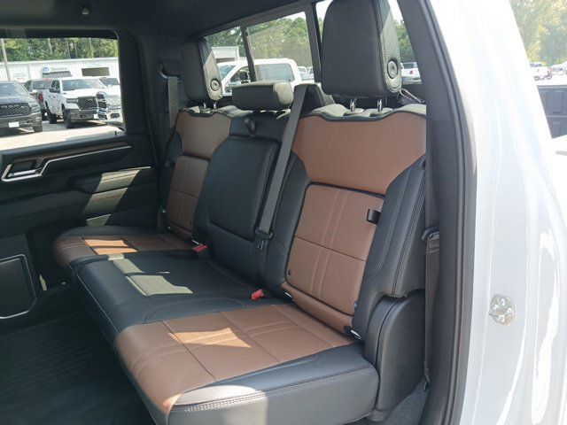 Used 2025 Chevrolet Silverado 3500 High Country w/ Technology Package AWD/4WD image 37