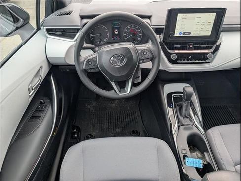 Used 2025 Toyota Corolla SE image 8