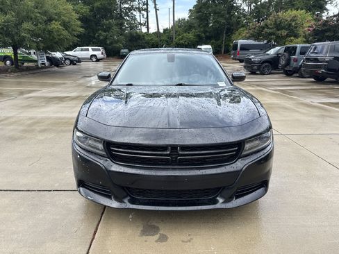 Used 2017 Dodge Charger SE w/ Popular Equipment Group RWD image 3