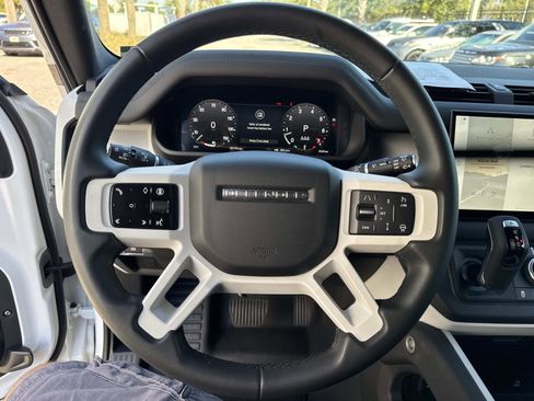 Certified 2025 Land Rover Defender 110 S image 28