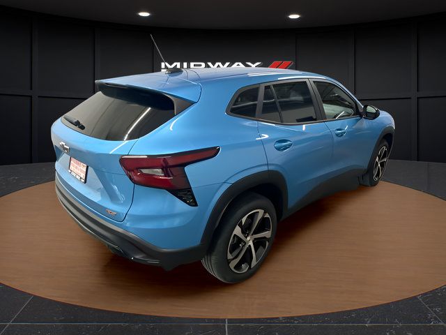 Used 2025 Chevrolet Trax RS w/ Sunroof Package FWD image 4