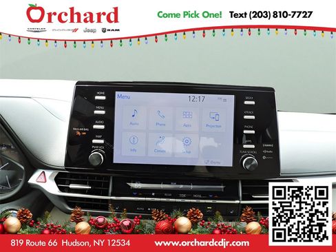 Used 2022 Toyota Sienna XLE image 11