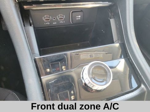 Used 2023 Jeep Grand Cherokee L Laredo image 6