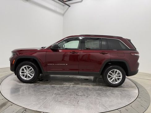 New 2026 Jeep Grand Cherokee Laredo image 4