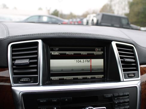 Used 2015 Mercedes-Benz GL 320 BlueTEC 4MATIC image 25