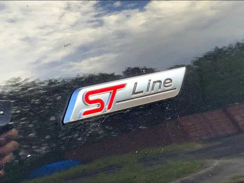 Used 2024 Ford Escape ST-Line Elite w/ Premium Technology Package image 17