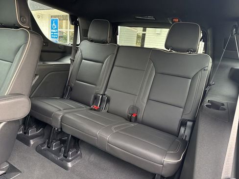 Used 2023 GMC Yukon SLT image 49