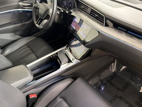 Used 2023 Audi e-tron Prestige w/ Prestige Package AWD/4WD image 15