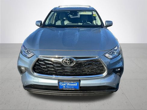 Used 2021 Toyota Highlander Limited image 3