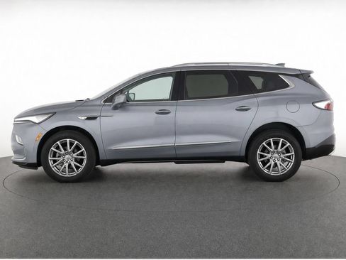 Used 2023 Buick Enclave Essence w/ Experience Buick Package FWD image 4