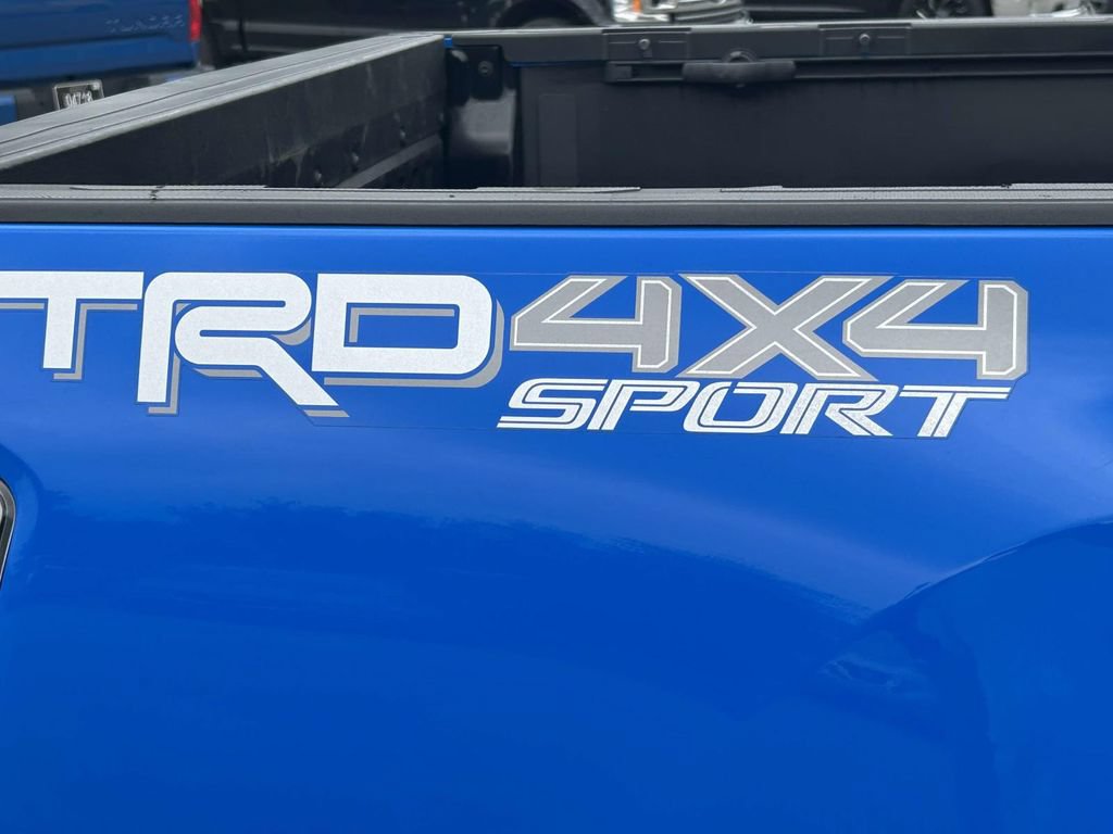 Used 2020 Toyota Tacoma TRD Sport w/ Technology Package AWD/4WD image 11