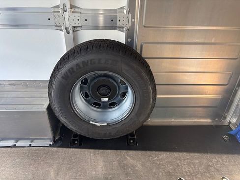 Used 2024 Chevrolet Brightdrop 400 w/ Commercial Equipment Package image 31