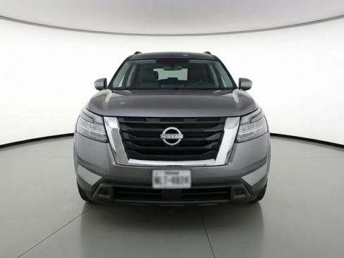 Used 2025 Nissan Pathfinder SV FWD image 2