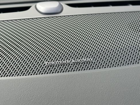 New 2026 Volvo XC90 B6 Plus w/ Protection Package Premier image 16