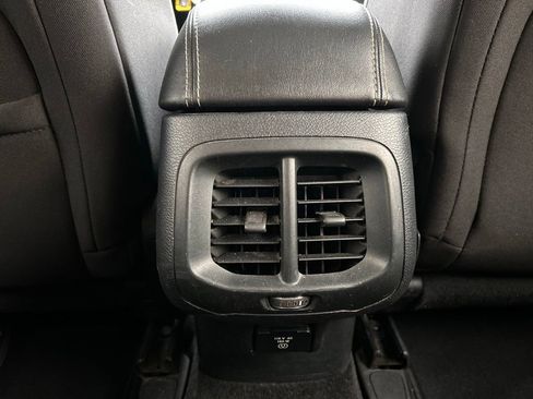 Used 2015 Jeep Cherokee Latitude image 20