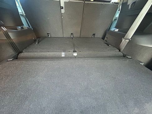 Used 2021 Volkswagen Tiguan SE R-Line image 43