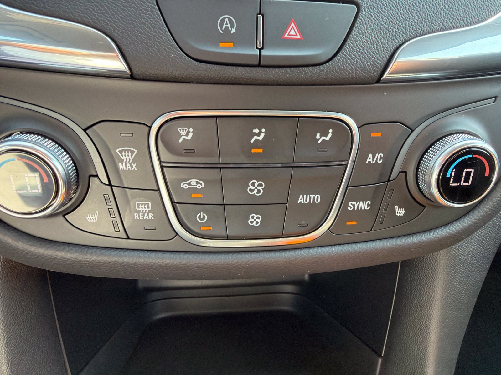 Certified 2024 Chevrolet Equinox LT FWD image 23