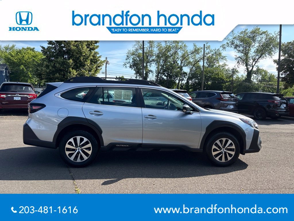 Used 2025 Subaru Outback AWD/4WD image 7