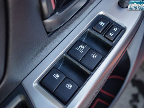 Used 2015 Subaru Crosstrek 2.0i image 11