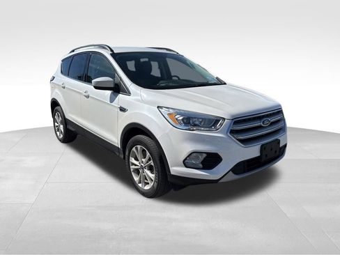 Used 2018 Ford Escape SEL image 4