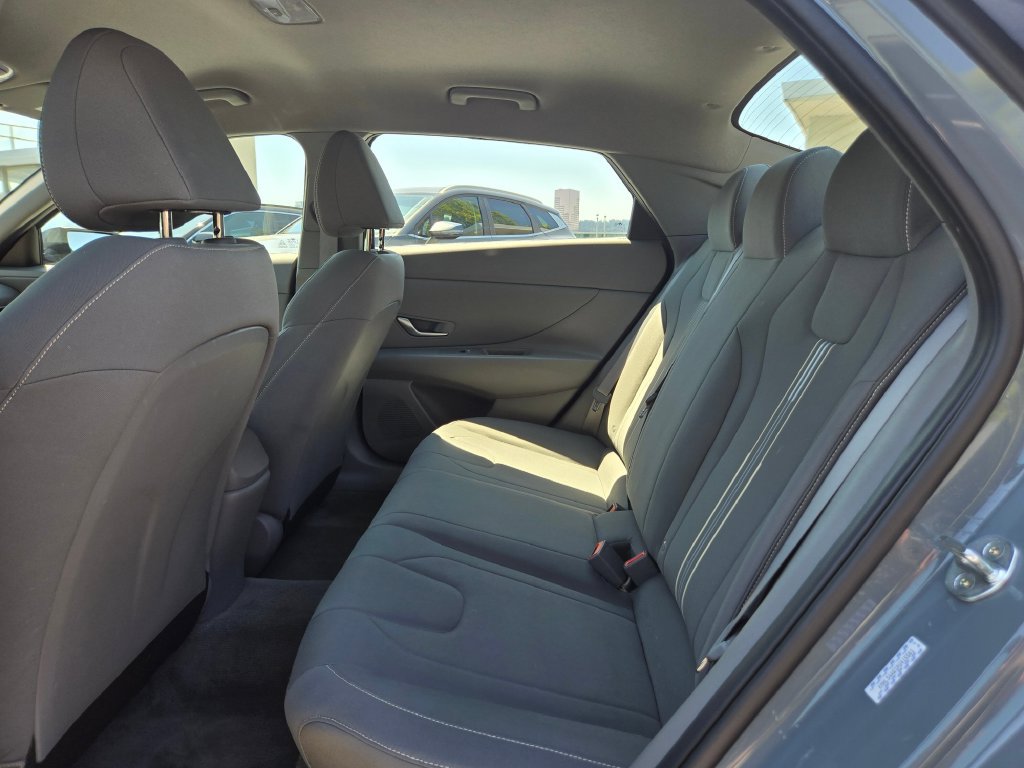 Used 2023 Hyundai Elantra SEL w/ Convenience Package FWD image 16