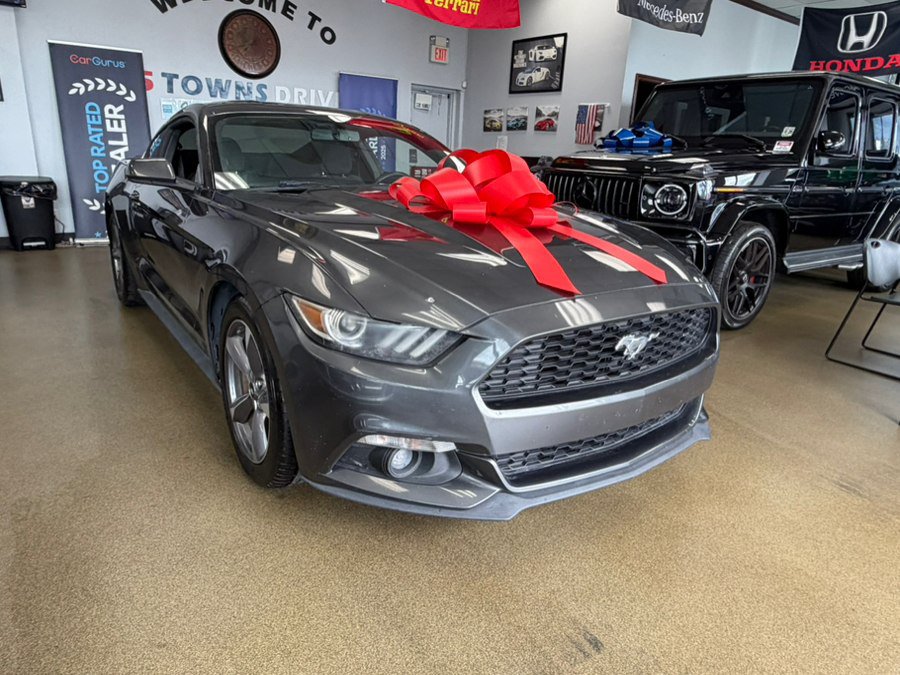 Used 2017 Ford Mustang Coupe RWD image 2