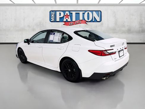 Used 2026 Toyota Camry SE FWD image 5