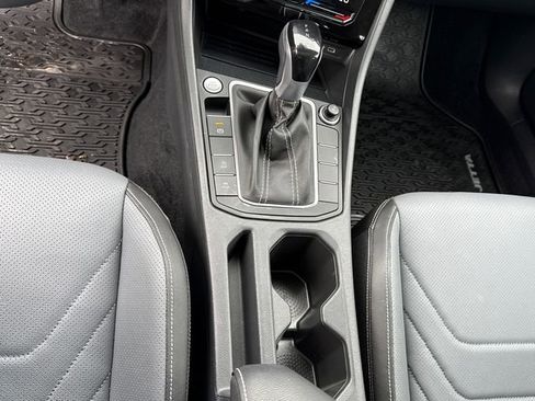 Certified 2025 Volkswagen Jetta SEL image 22
