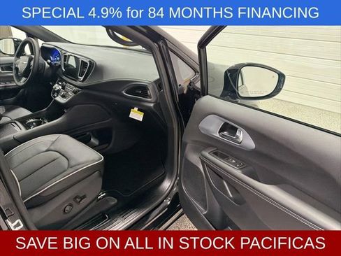 New 2026 Chrysler Pacifica Limited w/ S Appearance Package FWD image 18