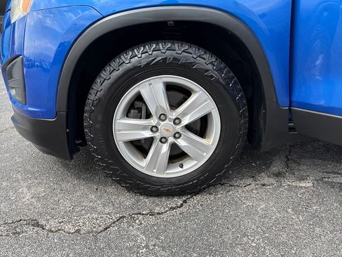 Used 2015 Chevrolet Trax LT w/ LT Sun and Sound Package image 31