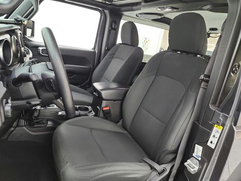 Used 2018 Jeep Wrangler Sport AWD/4WD image 10