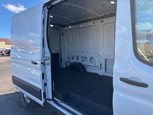 Used 2025 Ford Transit 250 148 Medium Roof Extended AWD image 17