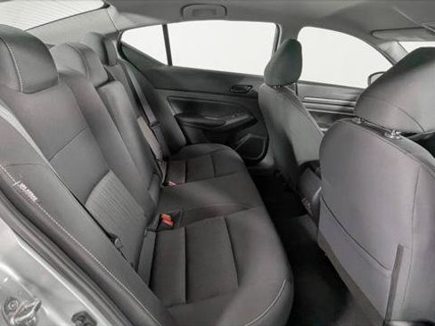 Used 2024 Nissan Altima 2.5 SV FWD image 19