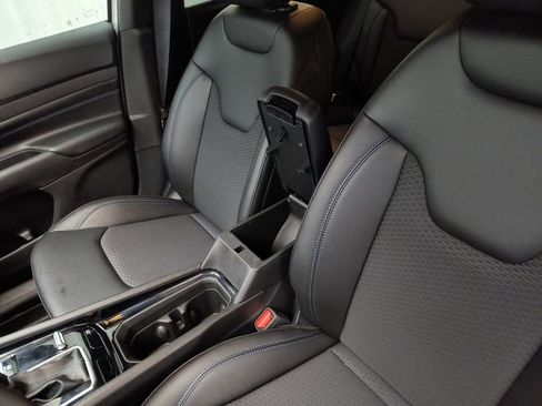 Used 2025 Jeep Compass Latitude w/ Altitude Special Edition image 26