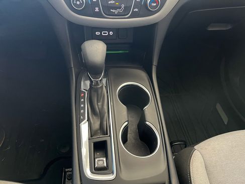 Used 2022 Chevrolet Equinox LS w/ LS Convenience Package image 18