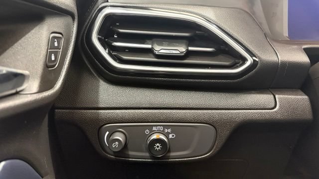 Used 2023 Chevrolet Bolt EUV LT w/ Convenience Package FWD image 29