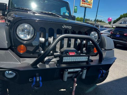 Used 2013 Jeep Wrangler Rubicon w/ Dual Top Group AWD/4WD image 5