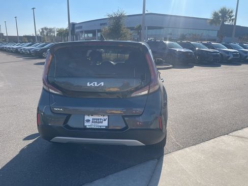 Used 2023 Kia Soul LX w/ LX Technology Package image 6