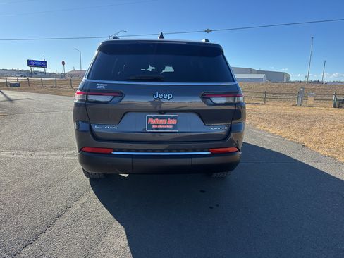 Used 2023 Jeep Grand Cherokee L Limited image 6
