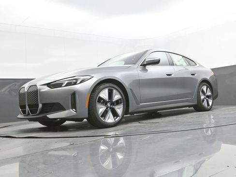New 2026 BMW i4 eDrive40 w/ Premium Package RWD image 42