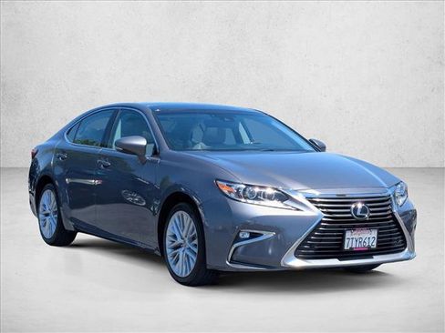 Used 2016 Lexus ES 350 w/ Luxury Package w/Wood Trim FWD image 3