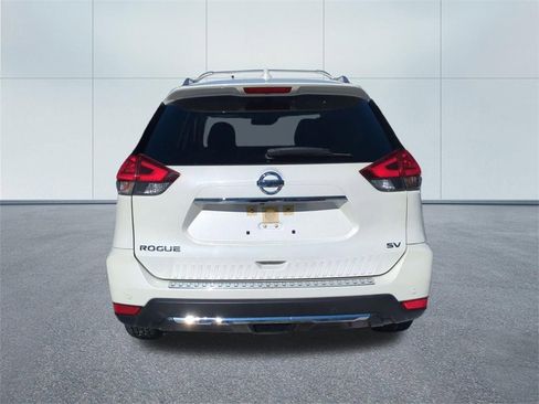 Used 2020 Nissan Rogue SV w/ Sun & Sound Touring Package image 4