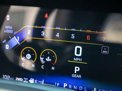 Certified 2024 Chevrolet Colorado ZR2 w/ ZR2 Convenience Package III AWD/4WD image 27