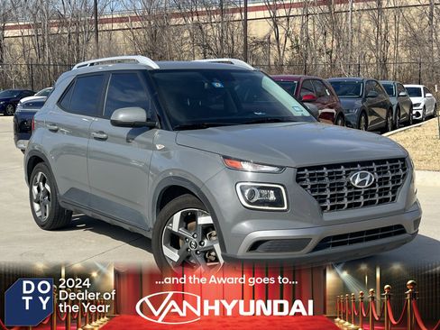 Used 2021 Hyundai Venue SEL w/ Premium Package image 1