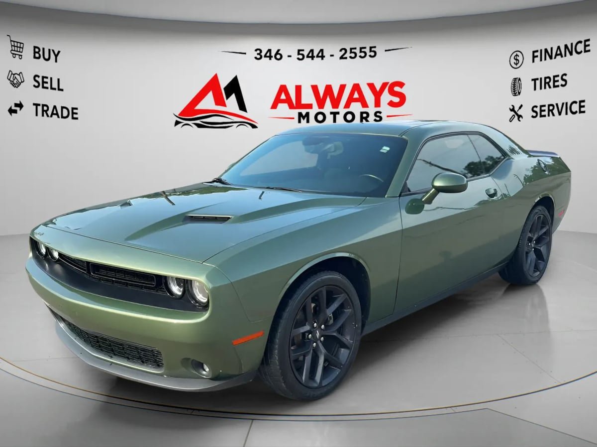 Used 2021 Dodge Challenger SXT w/ Blacktop Package RWD image 1