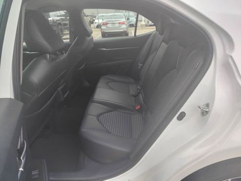 Used 2024 Toyota Camry SE FWD image 6